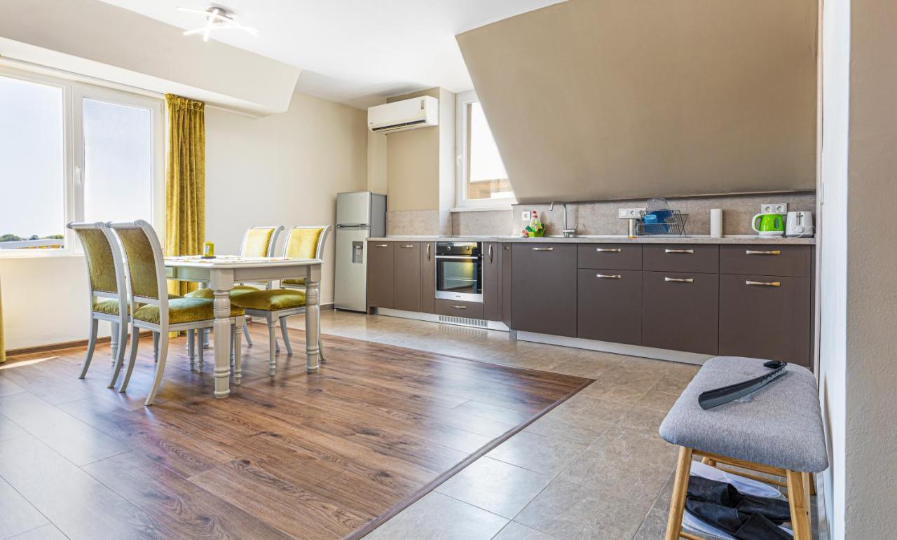 Appartamento Fancy 1Bd Penthouse With Terrace Near The Centre By Flat Mаnager Plovdiv Esterno foto